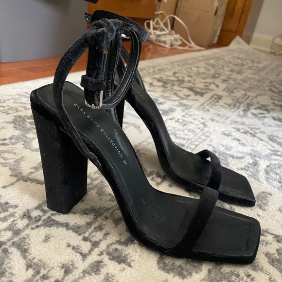 Zara strappy velvet heels - Picture 3 of 3